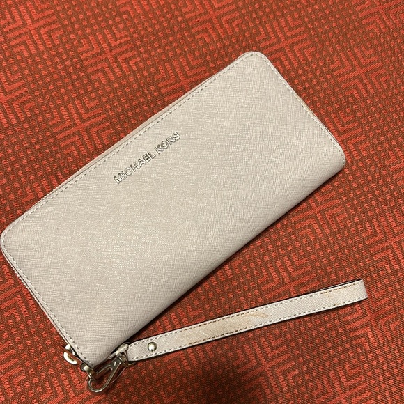 Michael Kors White Saffiano Leather Wristlet Clutch - Picture 12 of 12